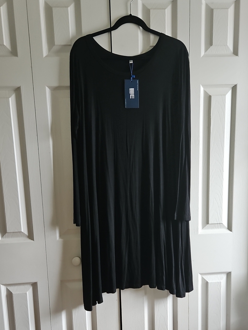 SALE! NWT Weaczzy Black Long-Sleeve Swing Dress with Pockets
